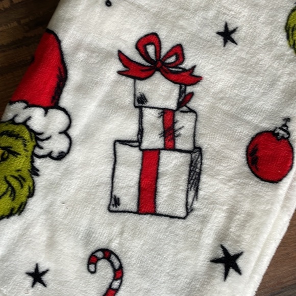 Grinch Throw Oversized LAST ONE - Picture 5 of 7